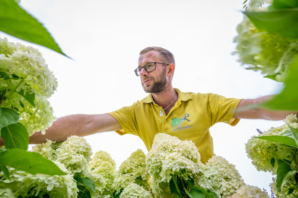 Medewerker aan het werk in de buitenlucht - Van Rosmalen - Gorinchem
