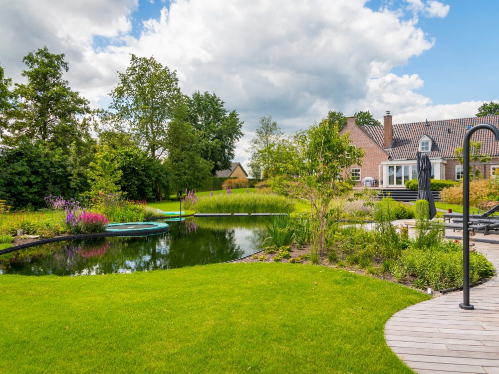 Grote tuin met buitenverblijf - Van Rosmalen Tuinen